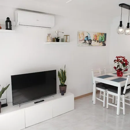 Cambrils Beach Apartment * カンブリルス